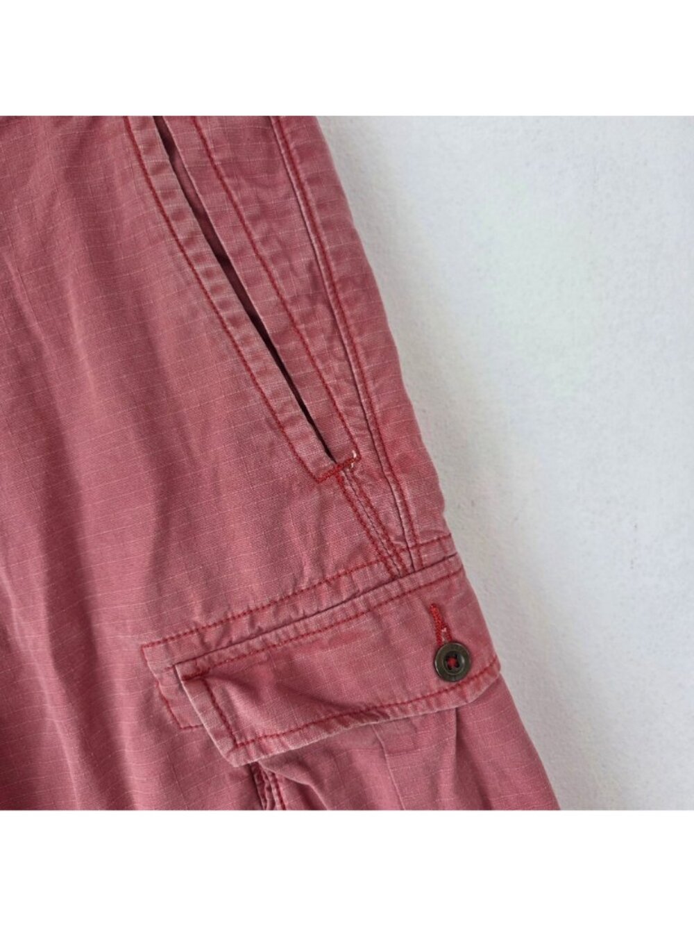 Levi's White Tab Red Cargo Shorts Y2K Gorpcore Men's 31 - Picture 3 of 8